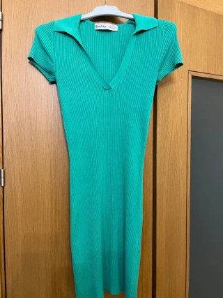 Vestido corto verde canalé Bershka