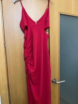 Vestido largo rojo de tirantes