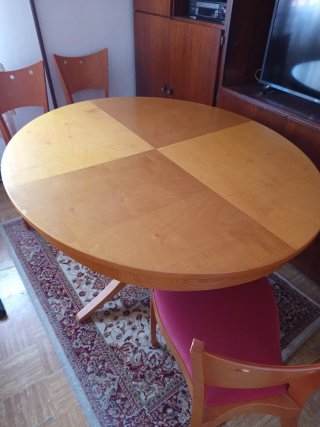Mesa de Comedor ovalada extensible con 4 Sillas de