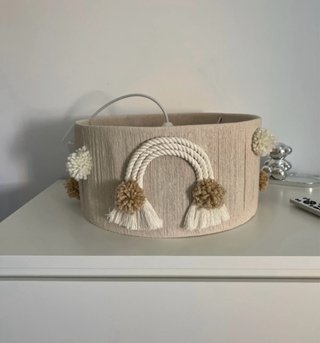 Lámpara de techo con detalles decorativos