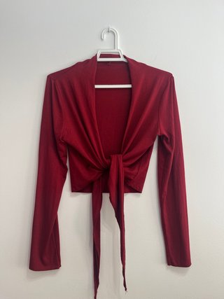 Chaqueta Roja con Lazo Delantero