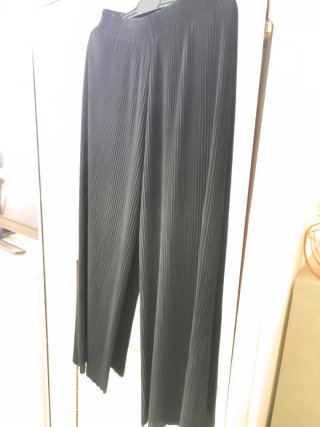 Pantalón Plisado Negro Talla M