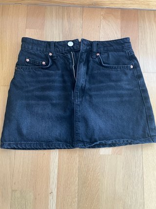 Minifalda negra Stradivarius