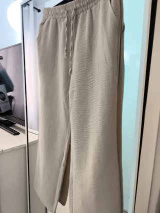 Pantalón Crema con Goma en Cintura