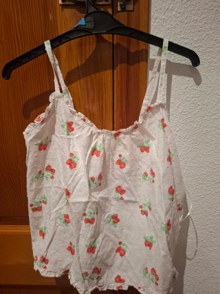 Camiseta de pijama Primark con fresas