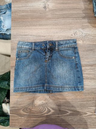Falda vaquera azul. Benetton 6-7 años
