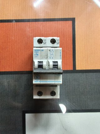 Interruptor Magnetotérmico Bipolar GE C16