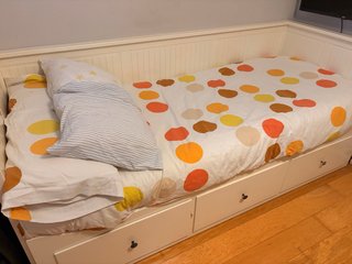 Cama diván blanca, cajones,80x200. Con colchones