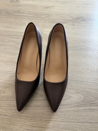 Zapatos de tacón marrones talla 37