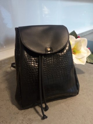 Mochila Negra con Textura