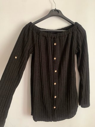 Blusa negra de canalé