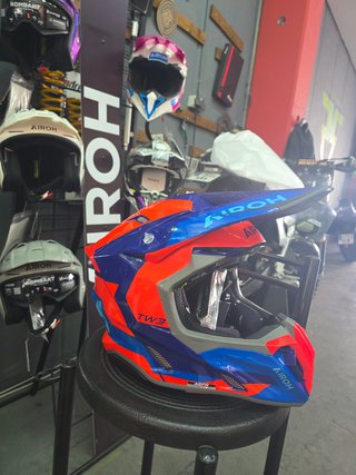 Casco Airoh Twist 3