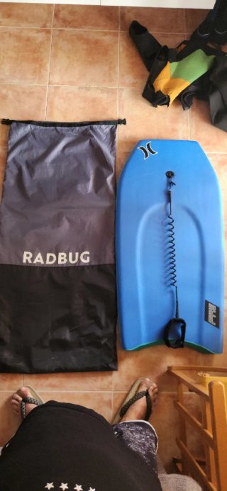 Pack Bodyboard con Aletas y Traje