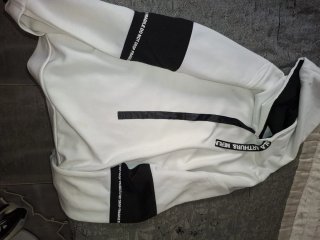 Sudadera Blanca con Capucha