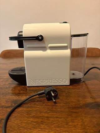 Cafetera Nespresso Inissia Krups Blanca