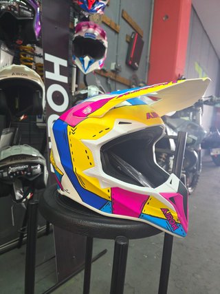 Casco Airoh Wraaap