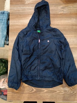 Chubasquero interior polar azul Benetton. T. 8