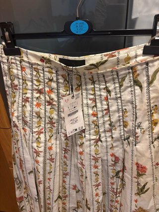 Falda Plisada Flores Zara Talla L
