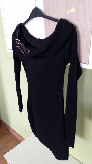 Vestido de punto negro ajustado