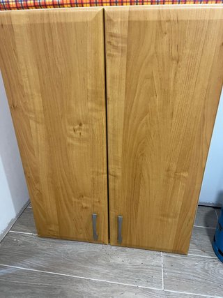 Armario de baño de madera