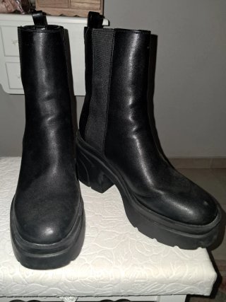 Botines Guess con Plataforma Negros Talla 41