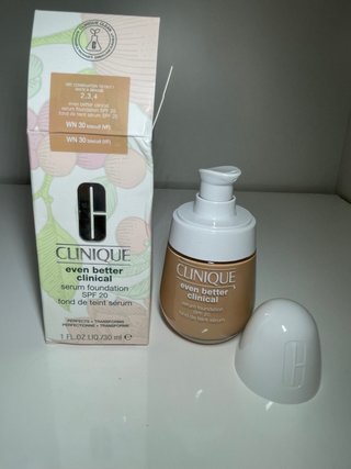 Base de Maquillaje Clinique Even Better WN 30