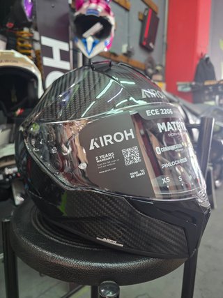 Casco Airoh Matryx Carbon