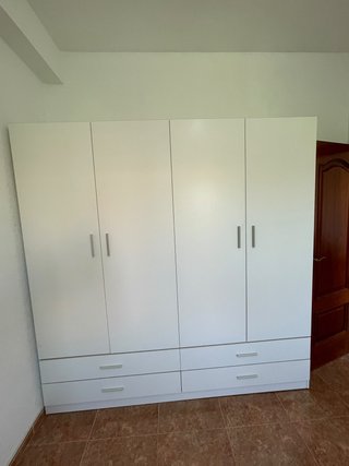 Armario Blanco de 4 Puertas y 4 Cajones