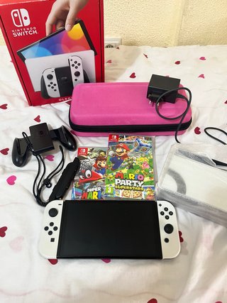 Nintendo Switch OLED Blanca + 2 Juegos + Funda