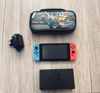 Nintendo Switch con Funda Mario Kart