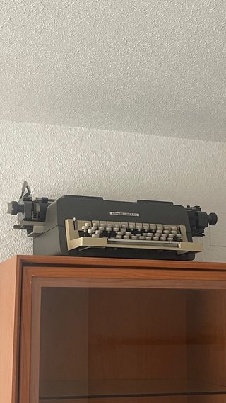 Máquina de escribir Olivetti Linea 98