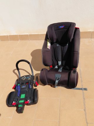 Silla de coche Klippan Triofix Maxi con base.