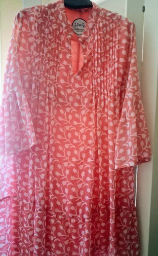 Vestido midi Almatrichi rosa estampado