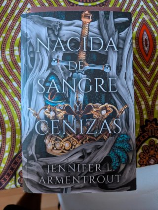 Nacida de sangre y cenizas