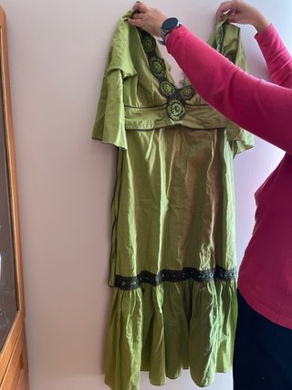 Vestido Verde con Volantes