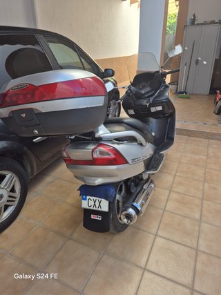 Suzuki Burgman AN400 Maxi Scooter