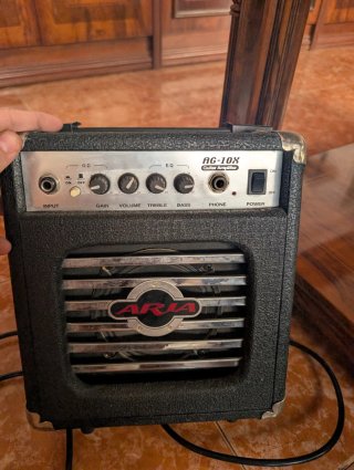 Amplificador de Guitarra Aria AG-10X