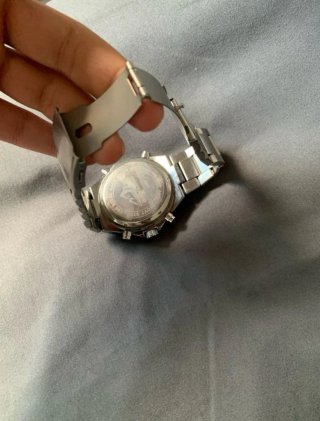 Reloj de pulsera plateado
