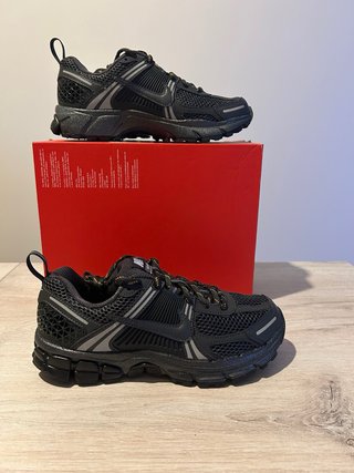 Nike Vomero 5 Talla 36