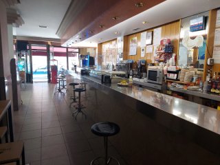 Traspaso café bar insonorizado cocina todo al dia
