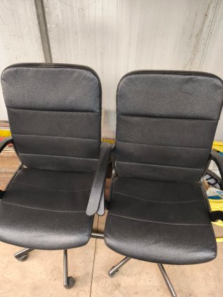 2 Sillas de escritorio negras