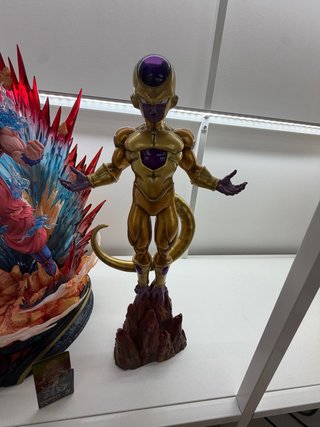 Statua Golden Freezer Temple Studio resina