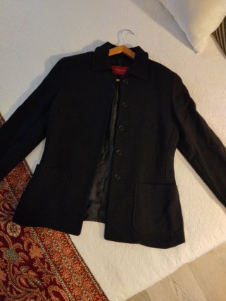 Americana Negra Burberry.