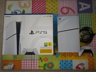 Consola PlayStation 5 (PS5) digital 1TB con Juegos