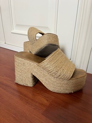Sandalias de esparto con tacón