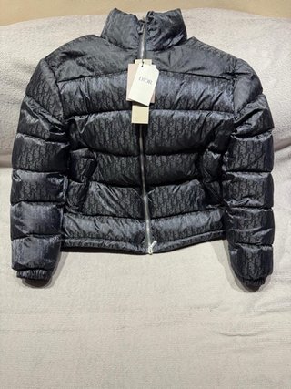 Chaqueta de plumas Dior negra