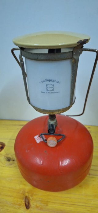 Lámpara de camping a gas vintage