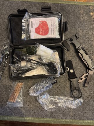 Kit di sopravvivenza multifunzione