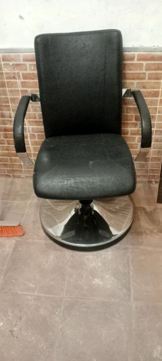 Sillón de oficina negro