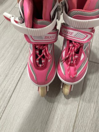 Patines en línea niña. Ajustables del 30 al 33.